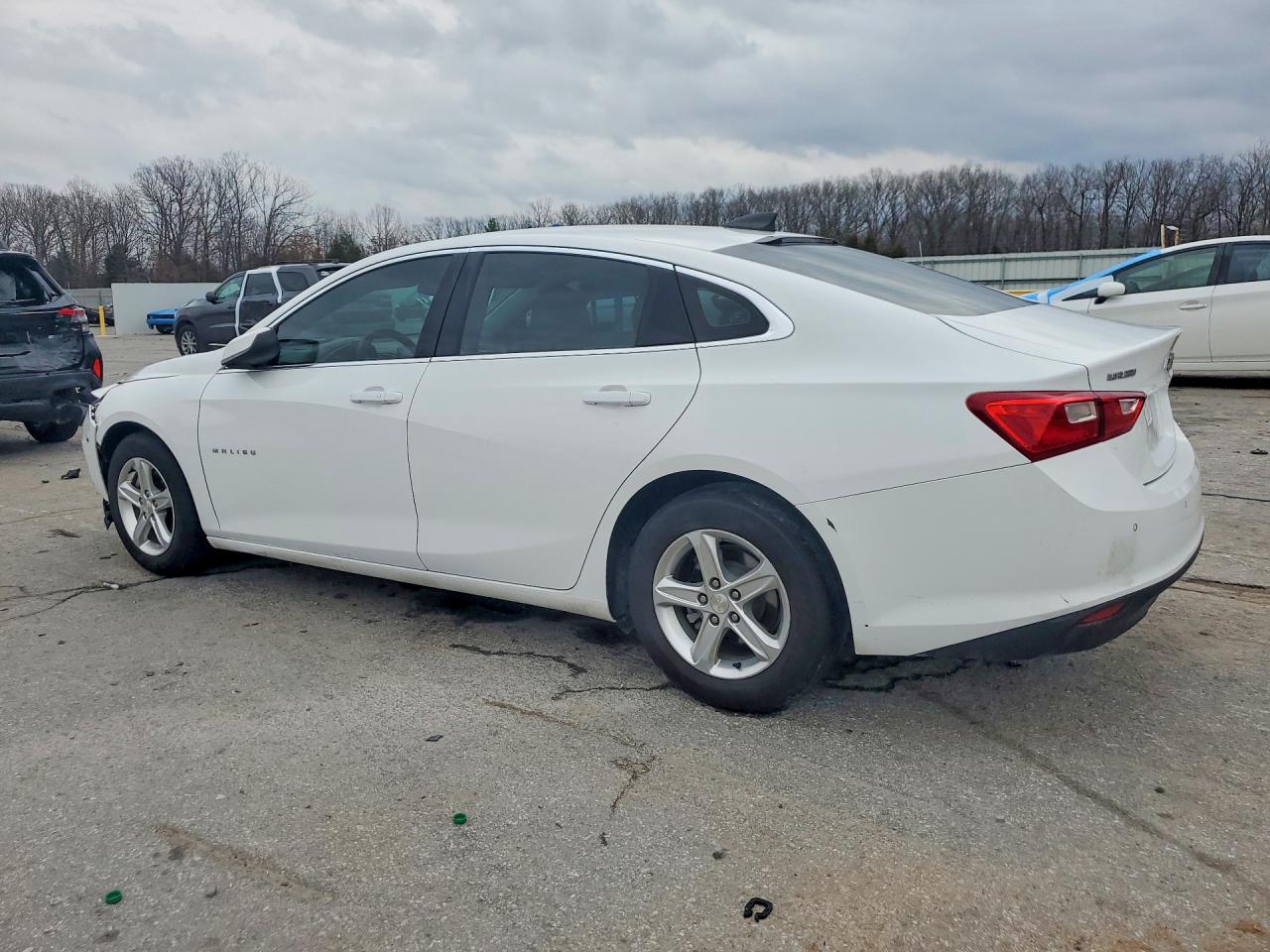 2020 CHEVROLET MALIBU LS photo 4