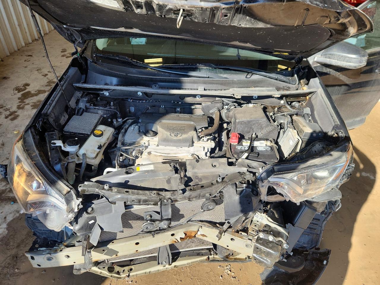 2018 TOYOTA RAV4 LE photo 23