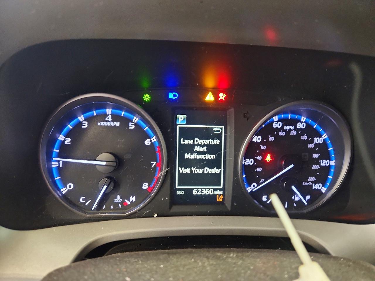 2018 TOYOTA RAV4 LE photo 17