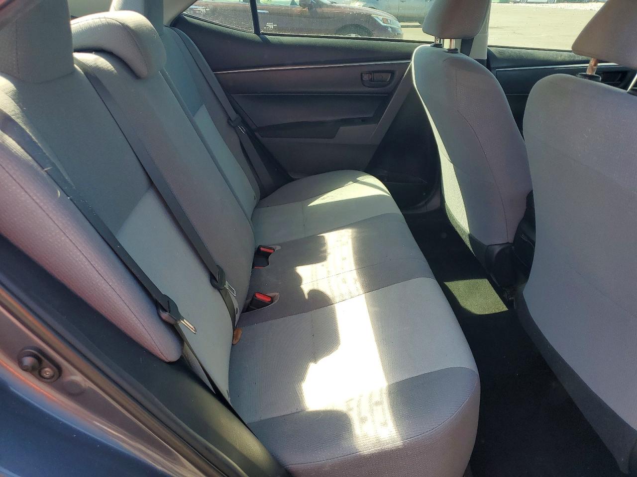 2015 TOYOTA COROLLA L photo 28