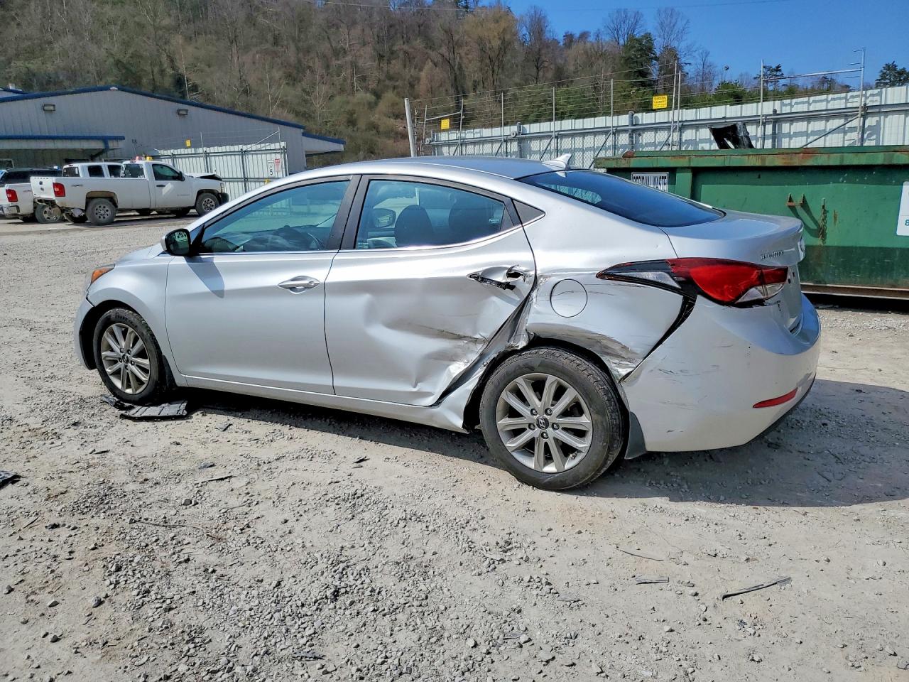 2015 HYUNDAI ELANTRA SE photo 2