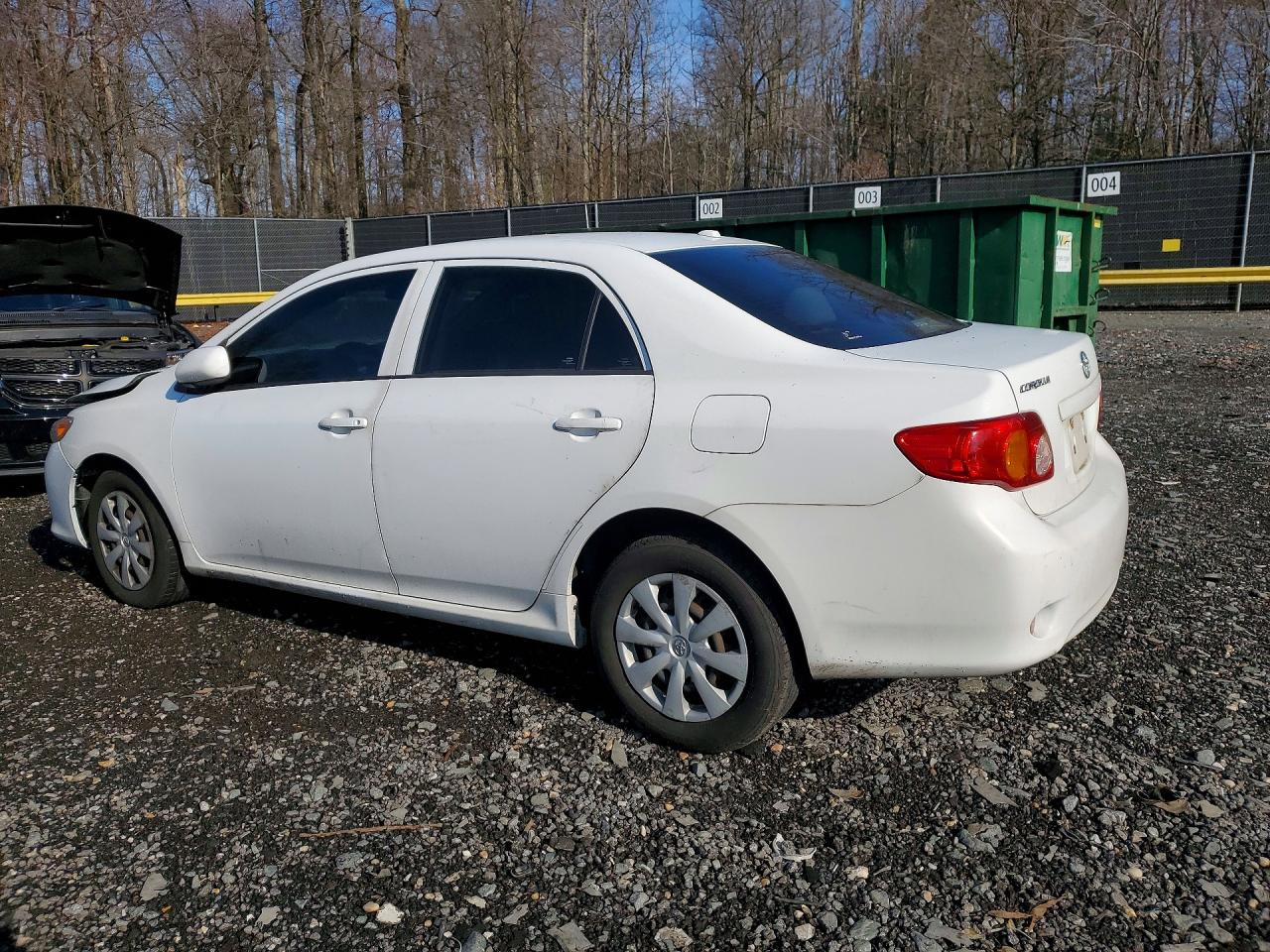 2010 TOYOTA COROLLA LE photo 2