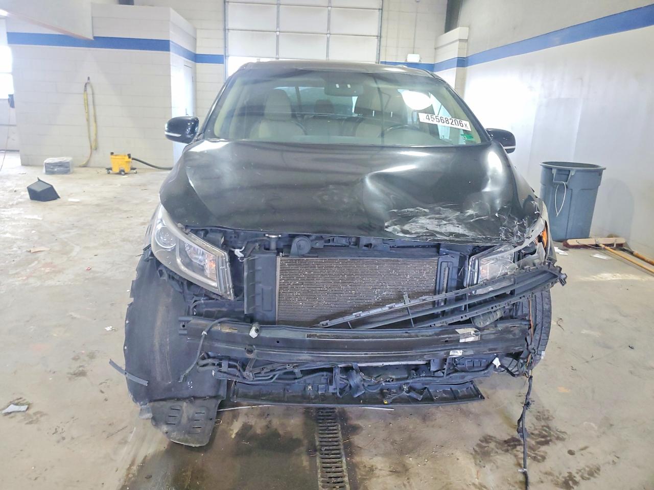 2017 KIA SEDONA LX photo 9