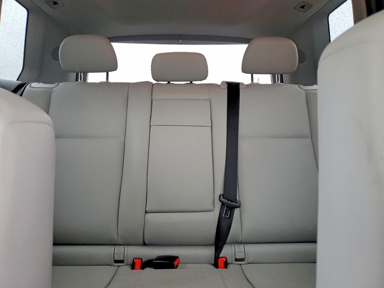2015 MERCEDES-BENZ GLK 250 BLUETEC photo 28