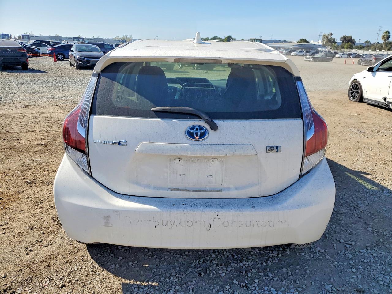 2016 TOYOTA PRIUS C TWO photo 16