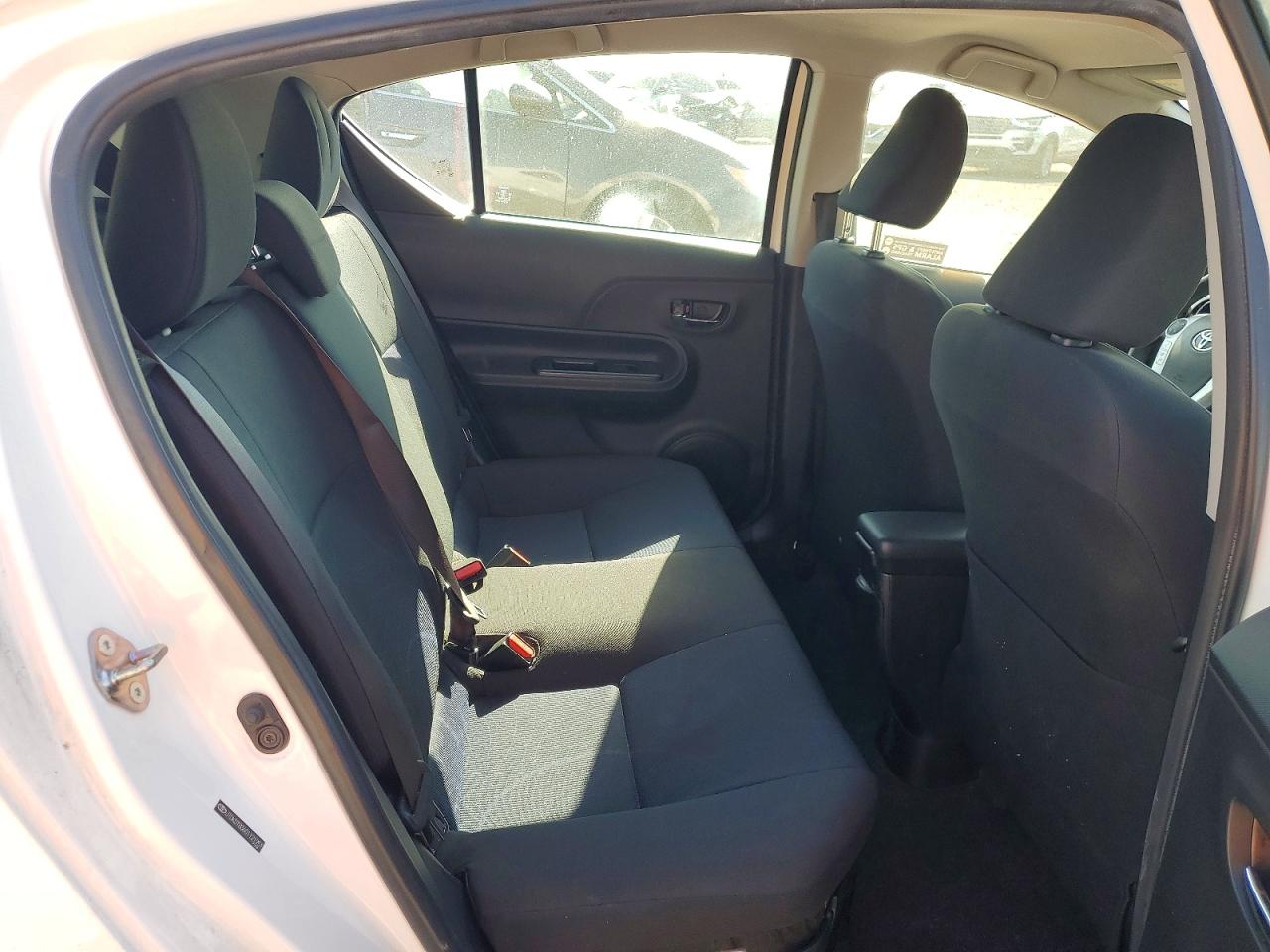 2016 TOYOTA PRIUS C TWO photo 28