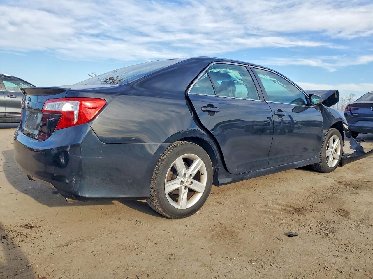2012 TOYOTA CAMRY SE photo 3