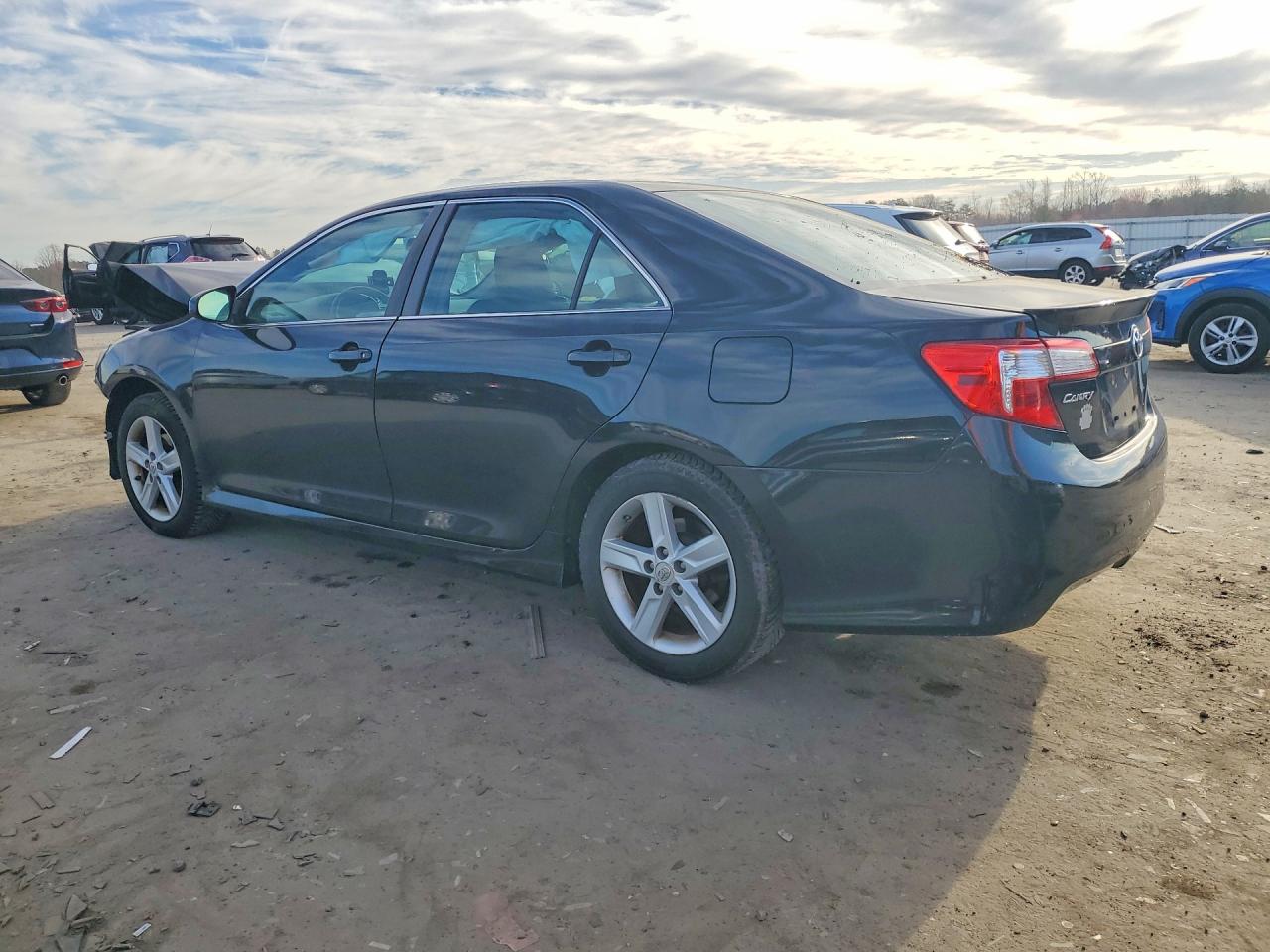 2012 TOYOTA CAMRY SE photo 2