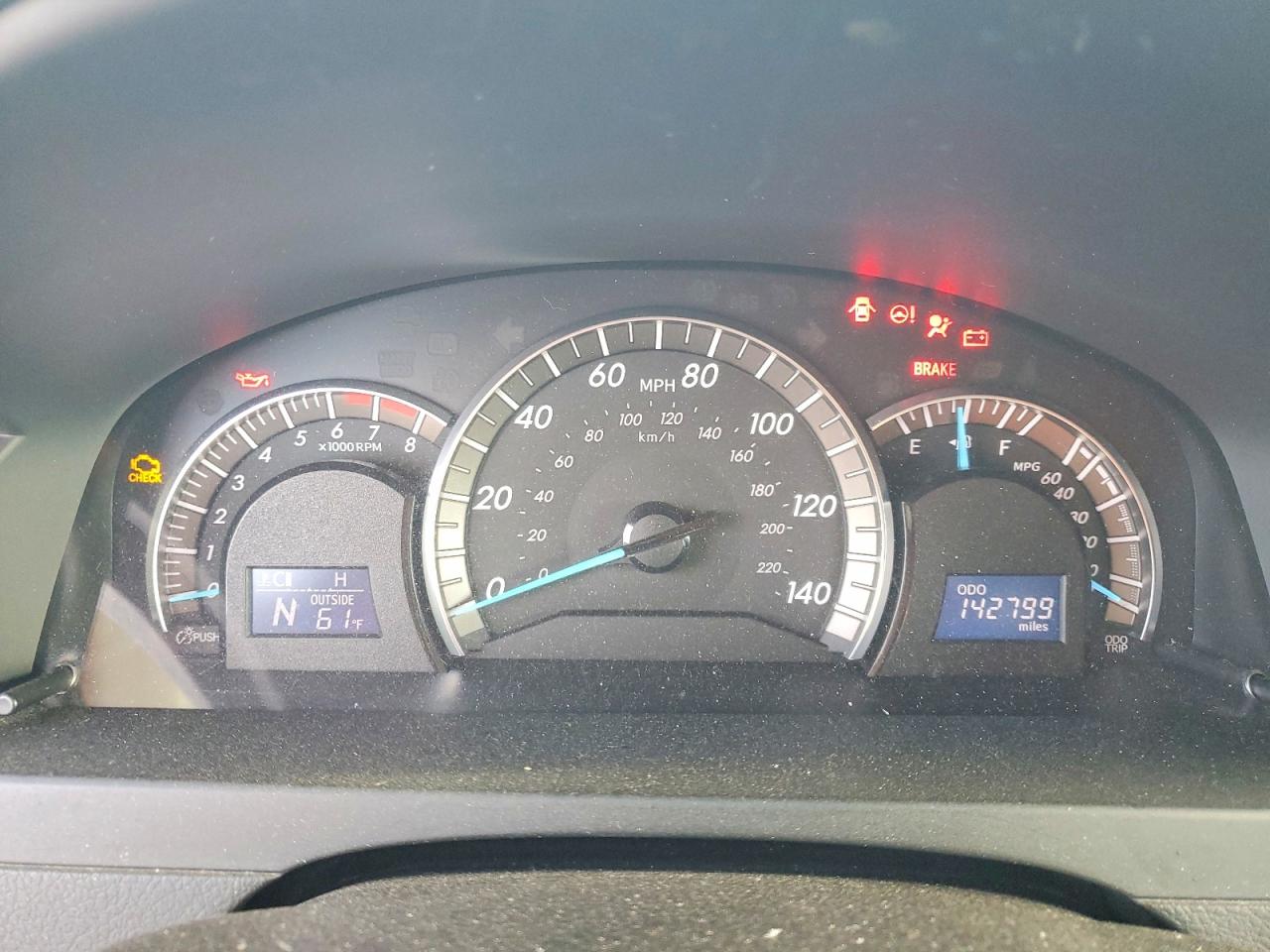 2012 TOYOTA CAMRY SE photo 9