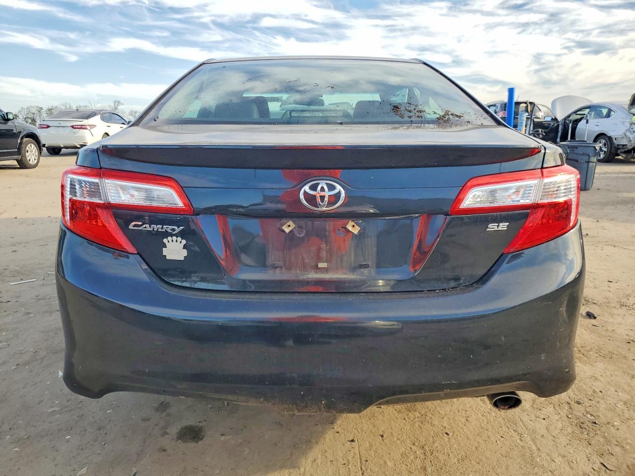 2012 TOYOTA CAMRY SE photo 6
