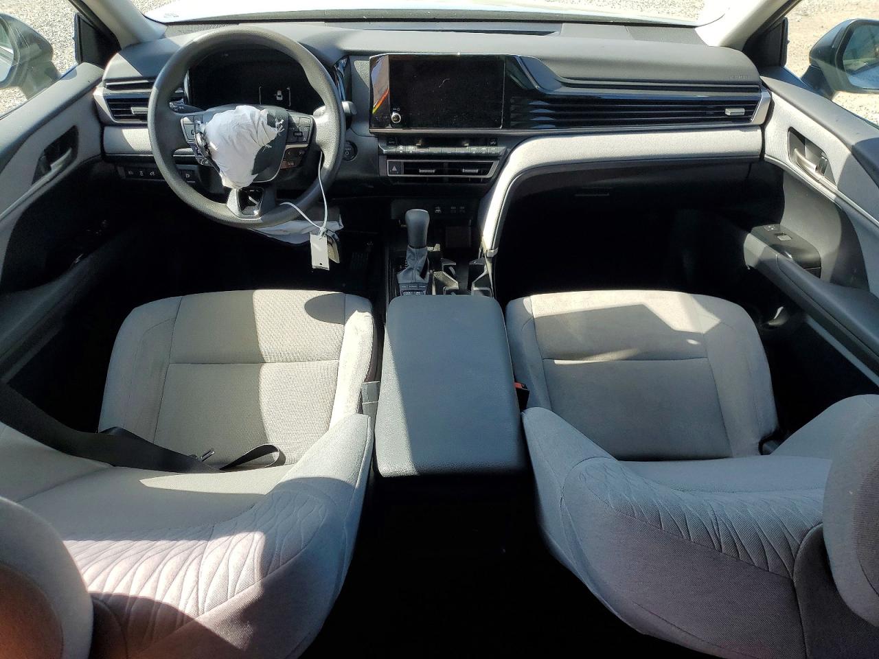 2025 TOYOTA CAMRY LE photo 15