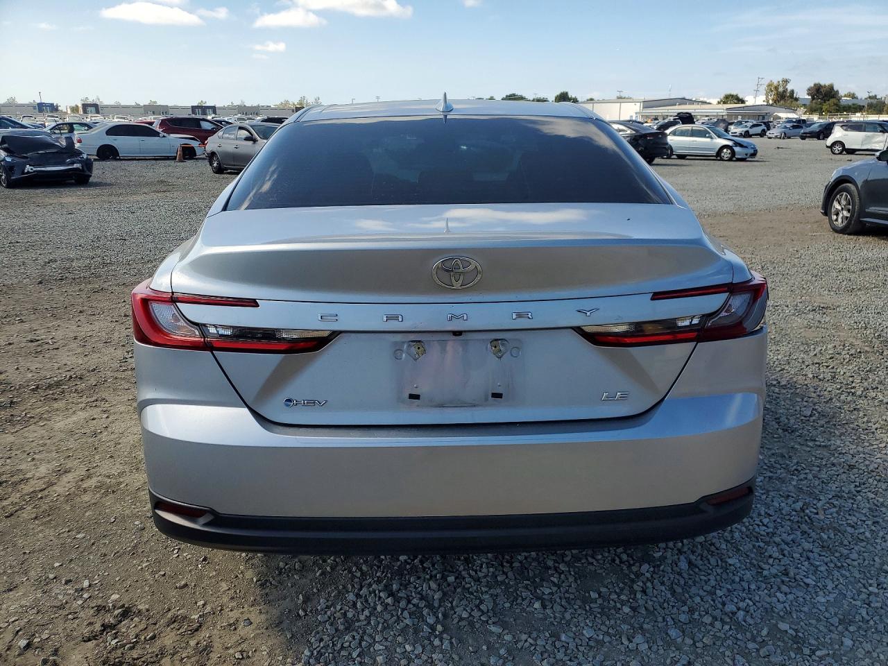 2025 TOYOTA CAMRY LE photo 11