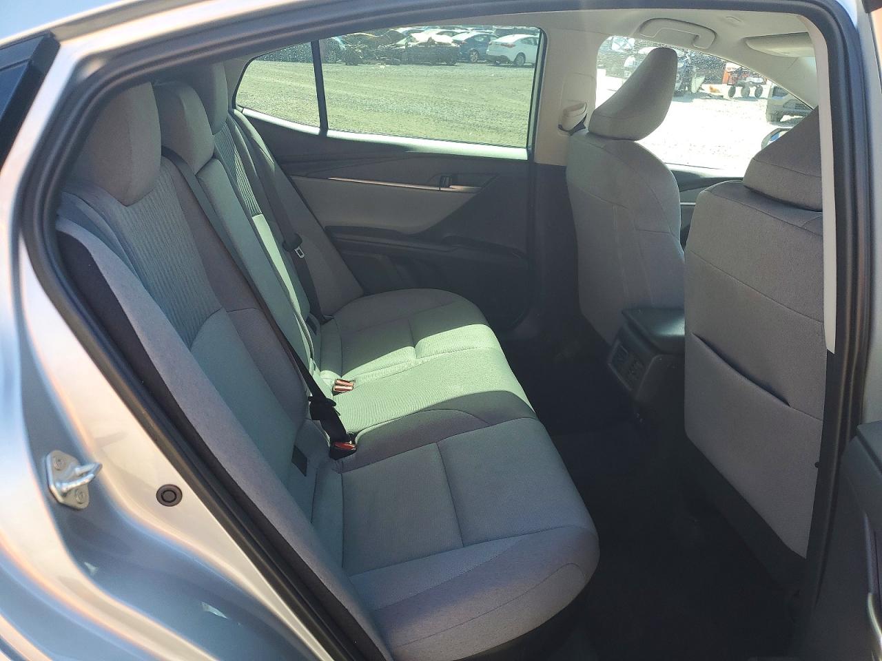 2025 TOYOTA CAMRY LE photo 19
