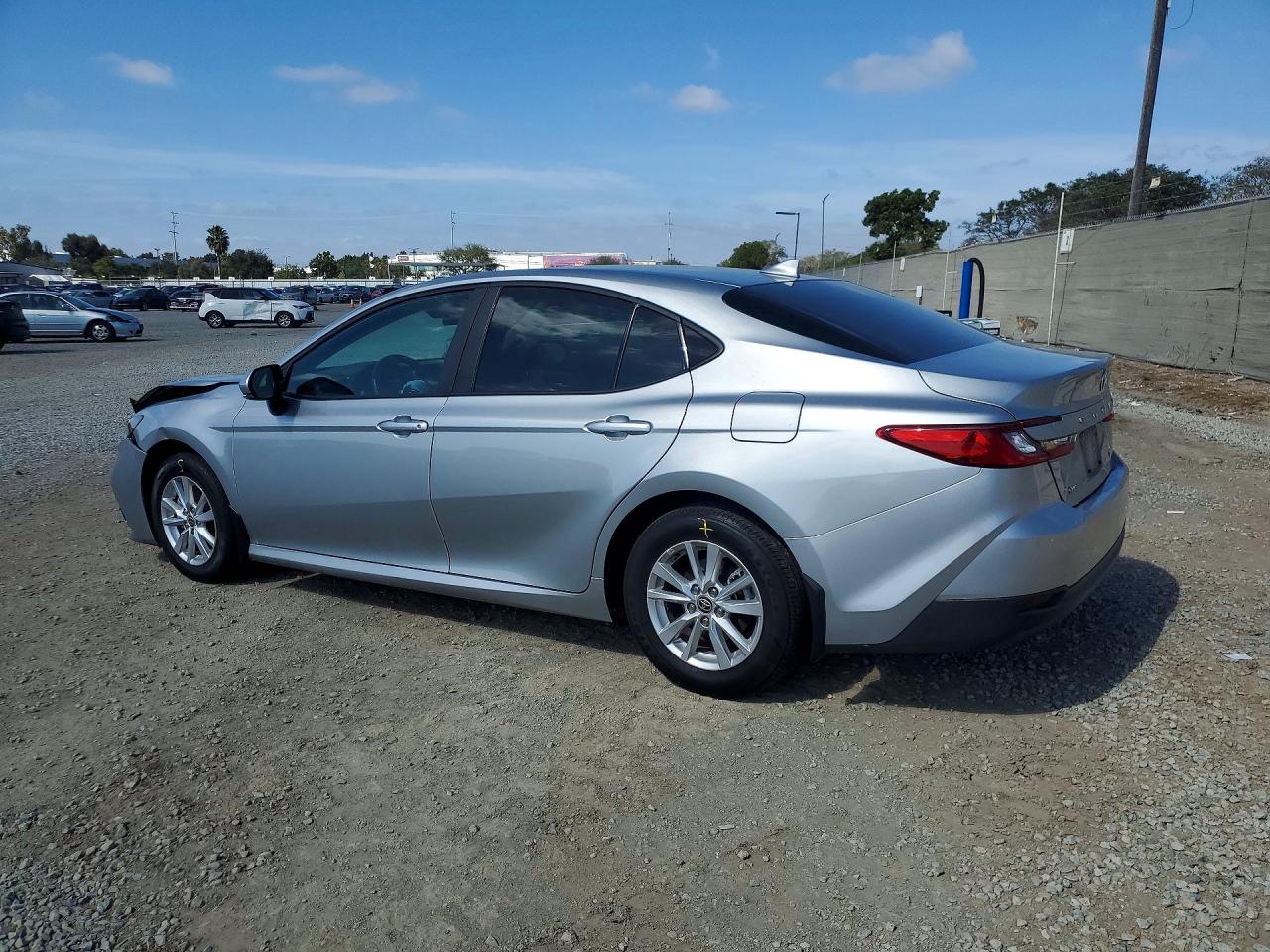 2025 TOYOTA CAMRY LE photo 3