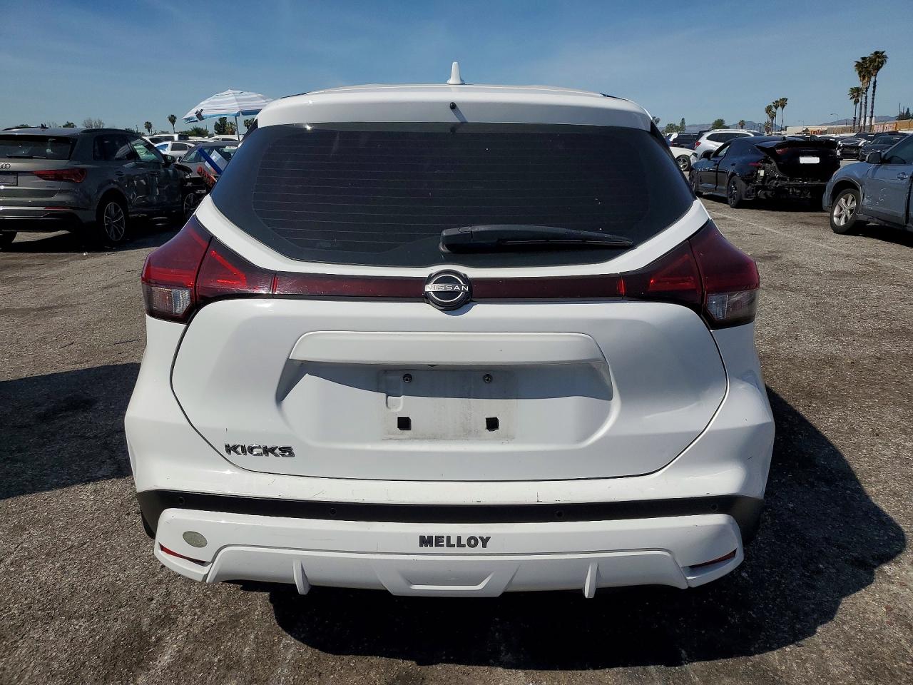 2022 NISSAN KICKS S photo 11
