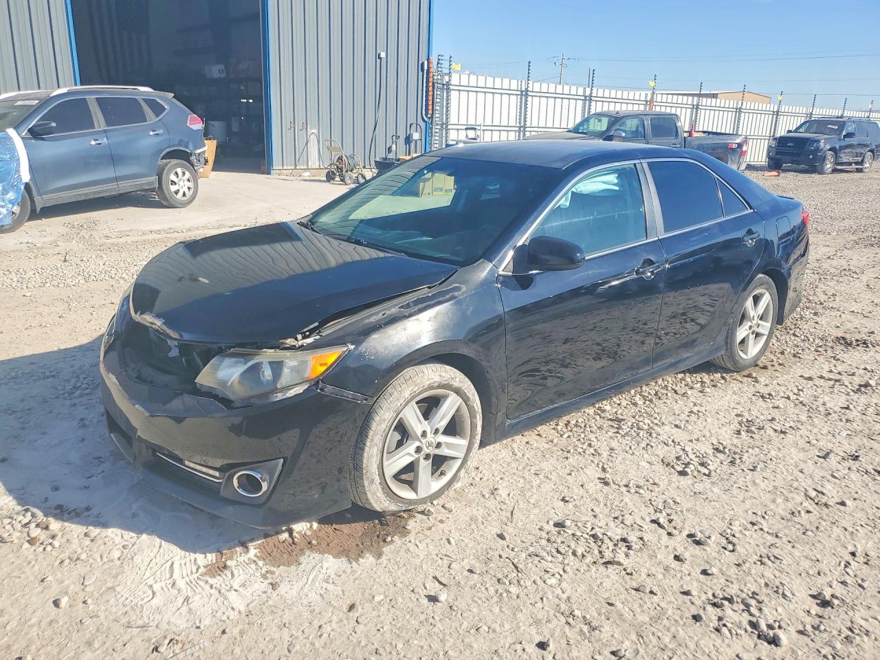 2014 TOYOTA CAMRY