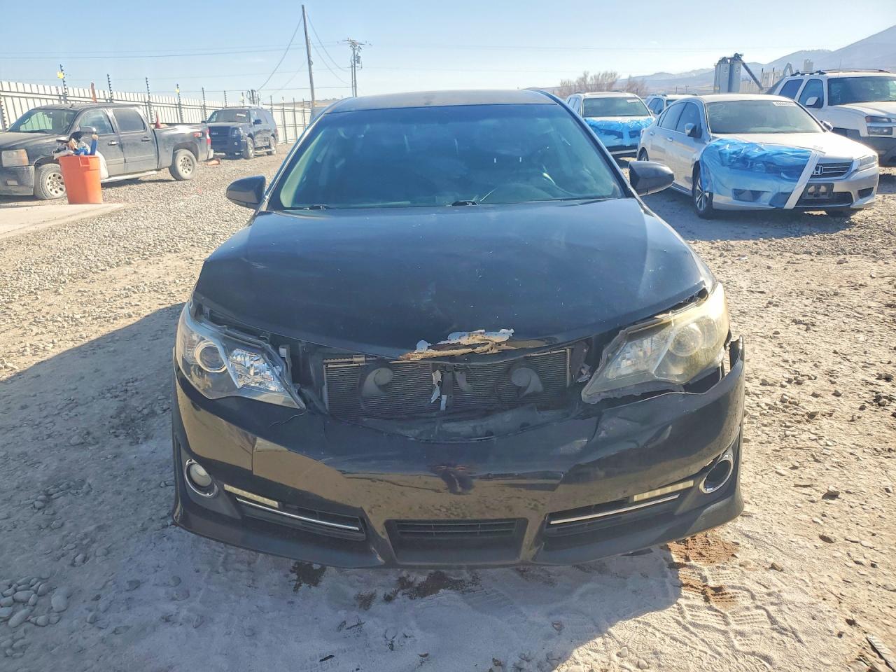2014 TOYOTA CAMRY SE photo 5