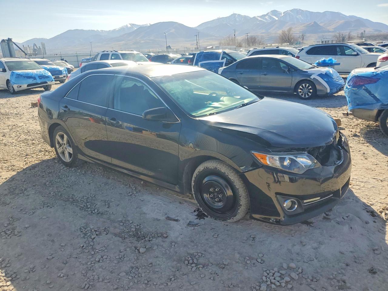 2014 TOYOTA CAMRY SE photo 4