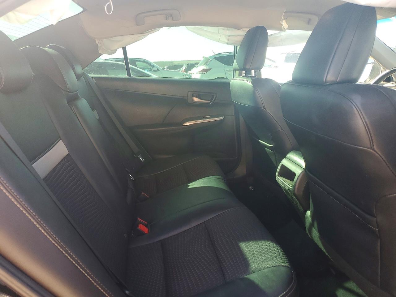 2014 TOYOTA CAMRY SE photo 10