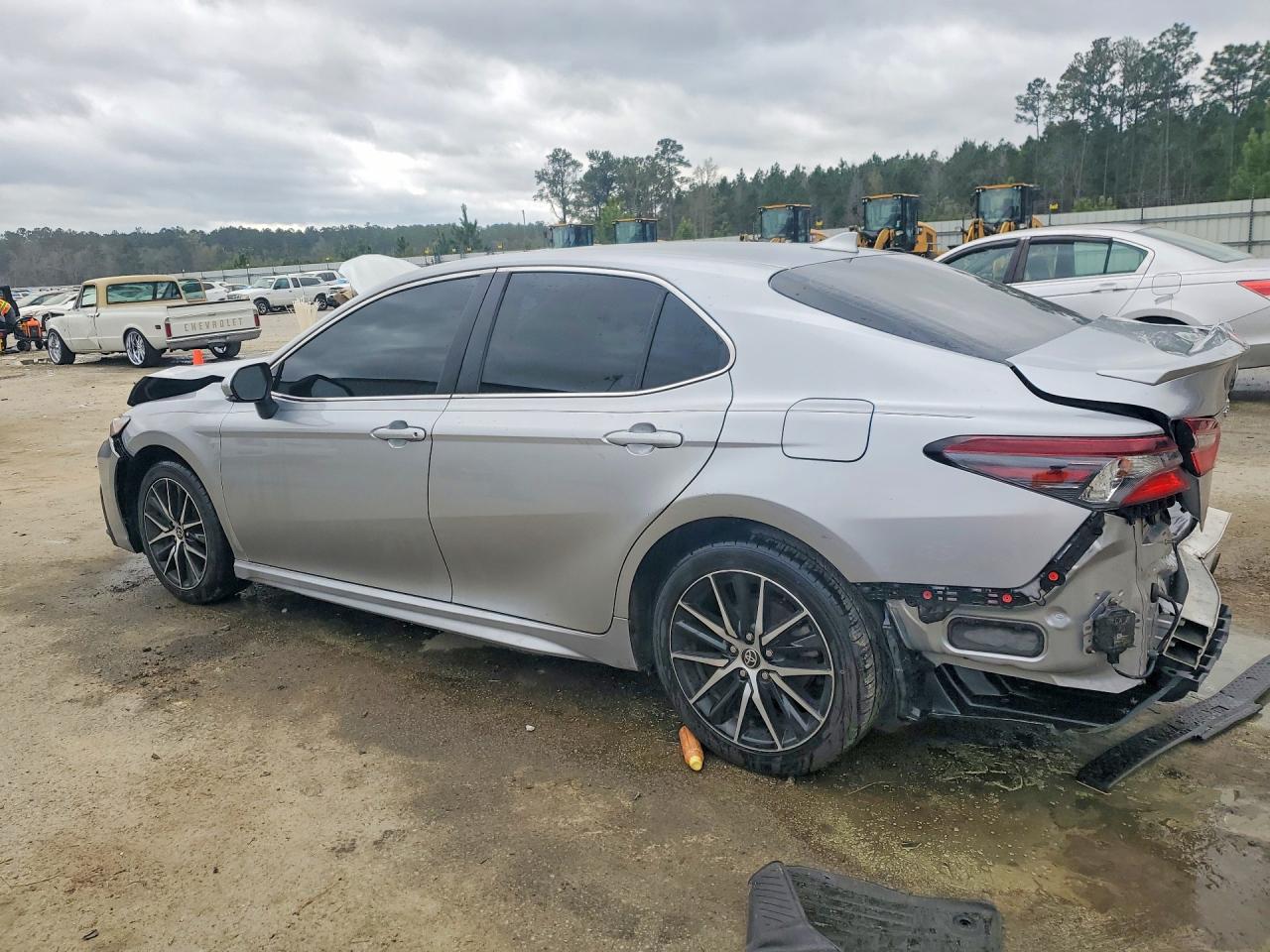 2024 TOYOTA CAMRY SE photo 2