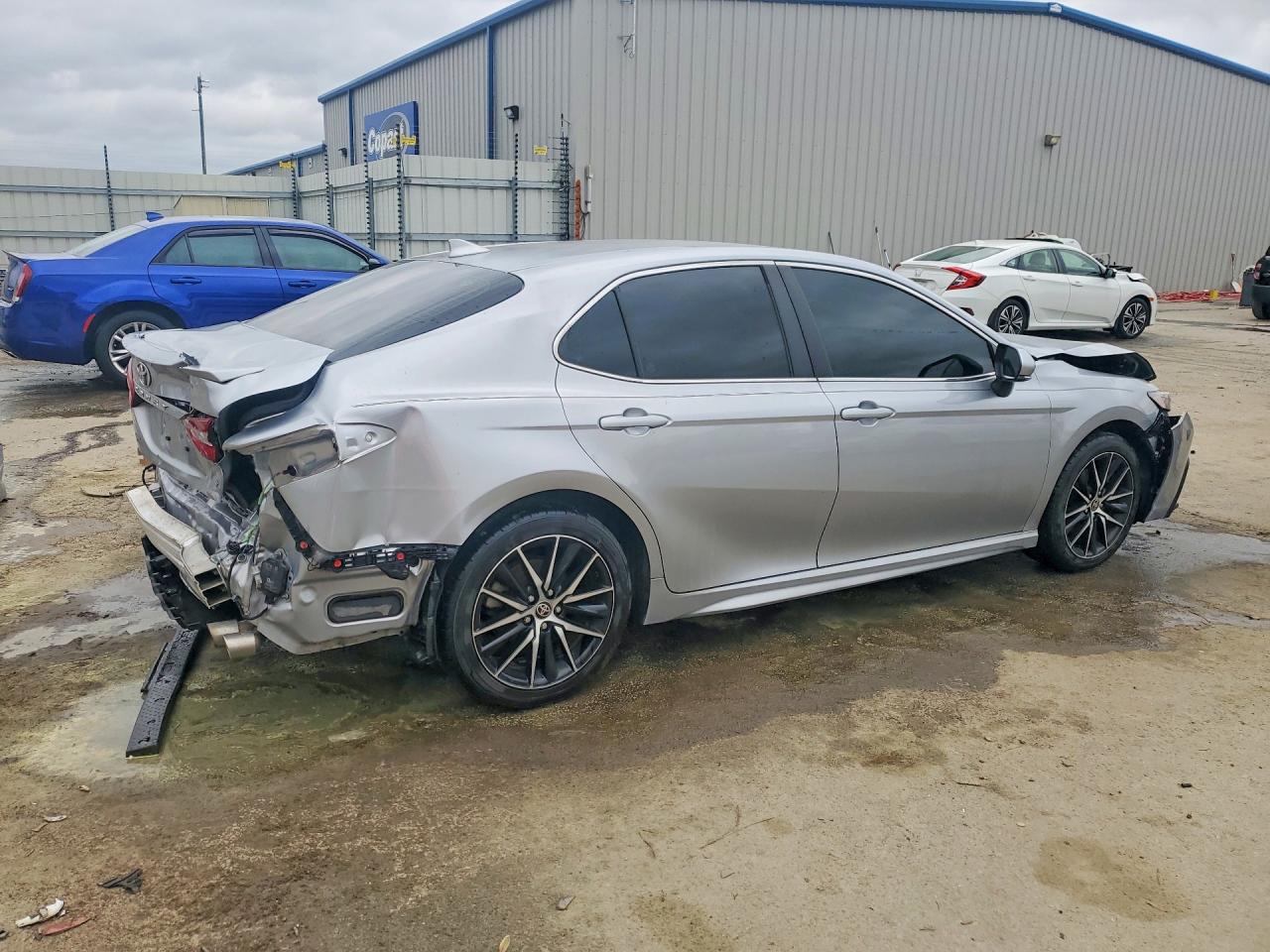 2024 TOYOTA CAMRY SE photo 3