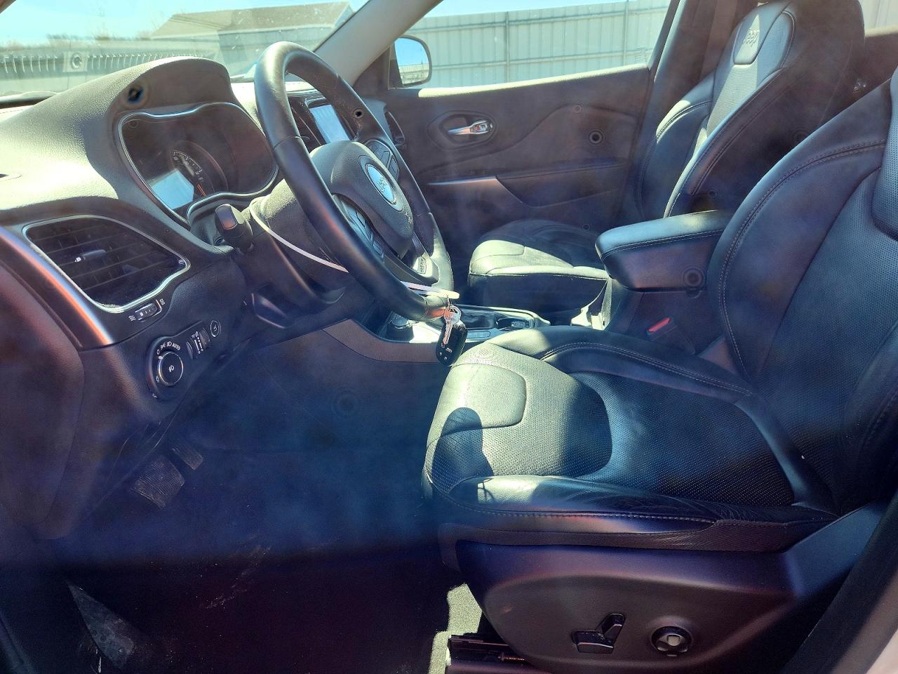 2019 JEEP CHEROKEE LIMITED photo 19