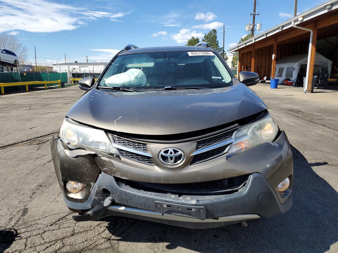 2013 TOYOTA RAV4 XLE photo 13