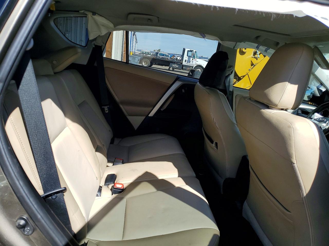 2013 TOYOTA RAV4 XLE photo 28