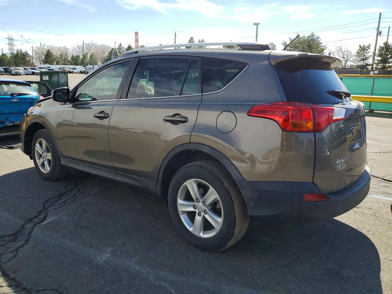 2013 TOYOTA RAV4 XLE photo 4
