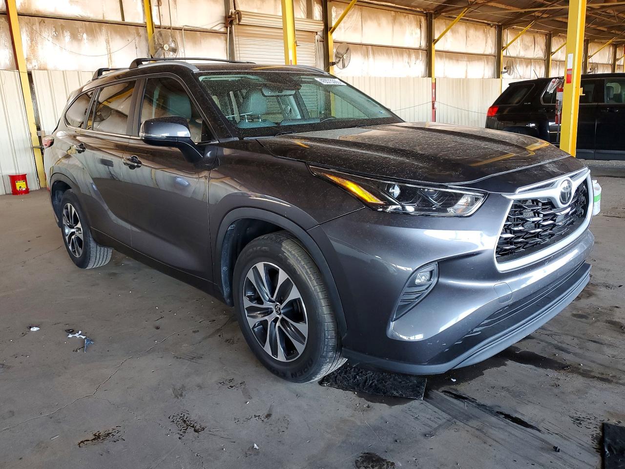 2023 TOYOTA HIGHLANDER XLE photo 4