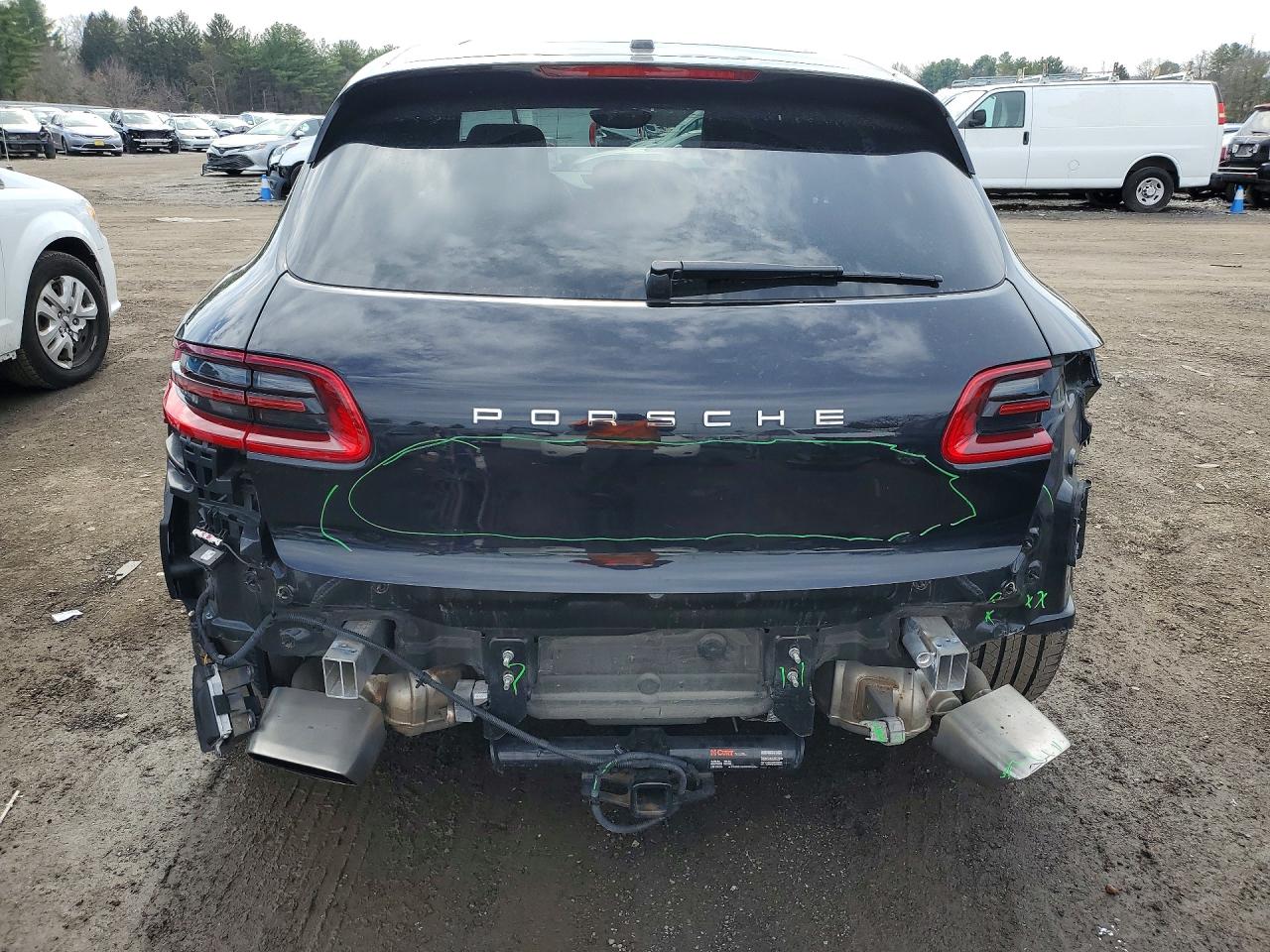 2017 PORSCHE MACAN photo 6