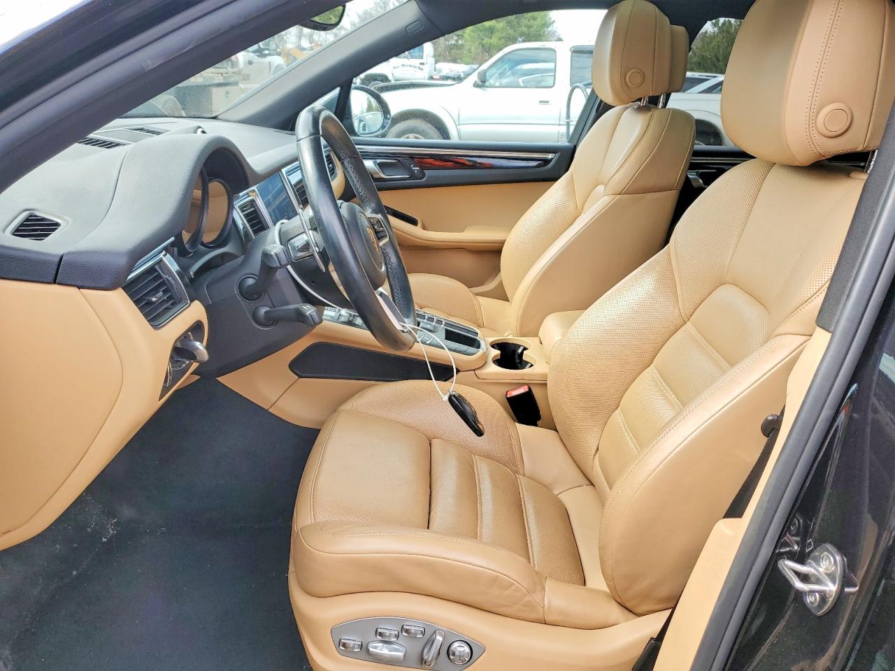 2017 PORSCHE MACAN photo 7