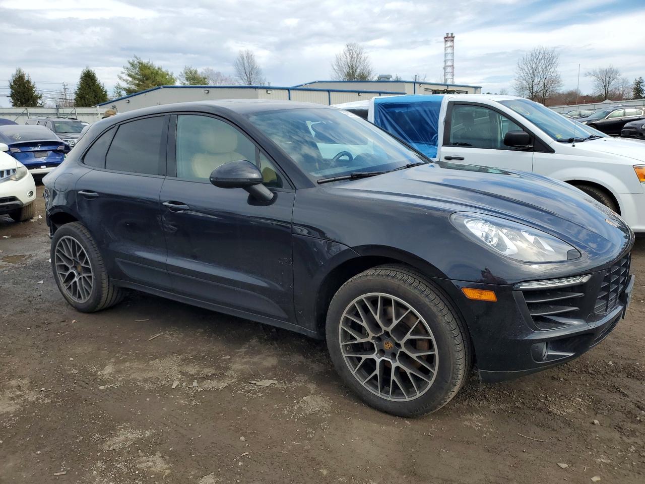 2017 PORSCHE MACAN photo 4