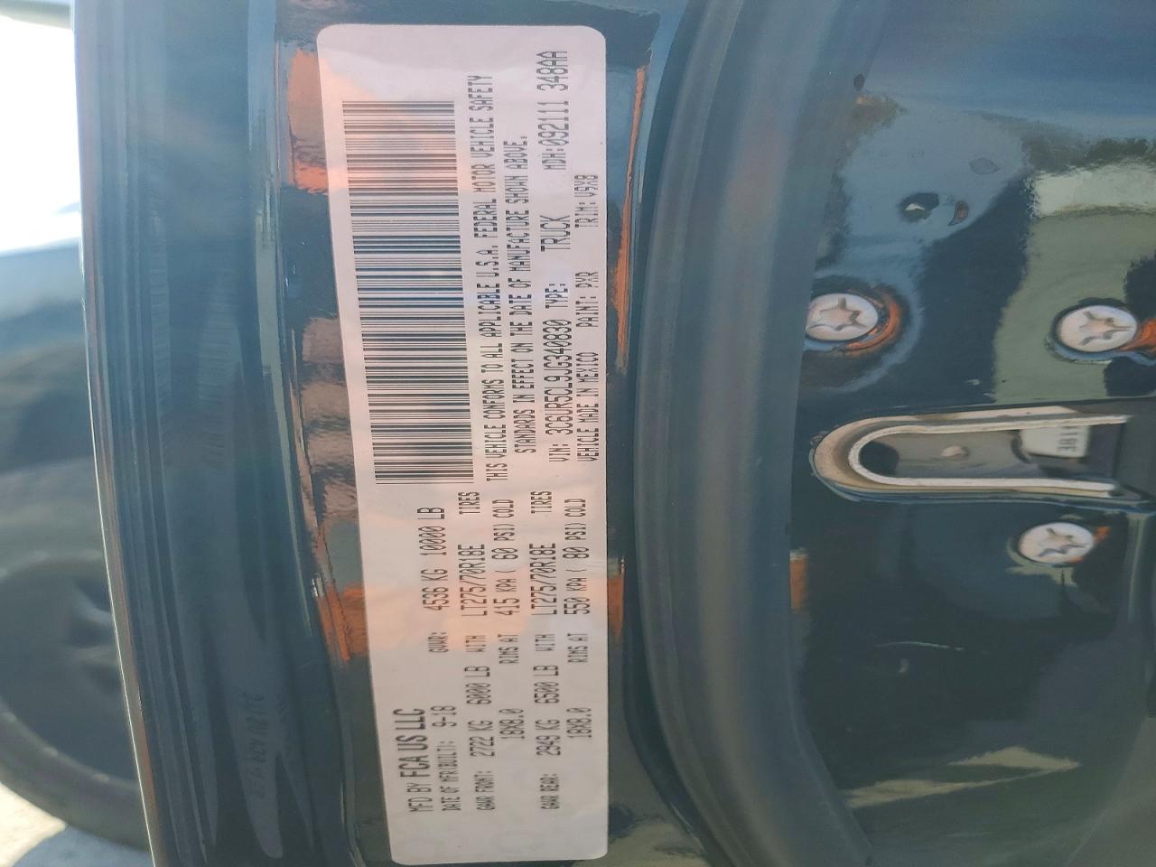 2018 RAM 2500 ST photo 23