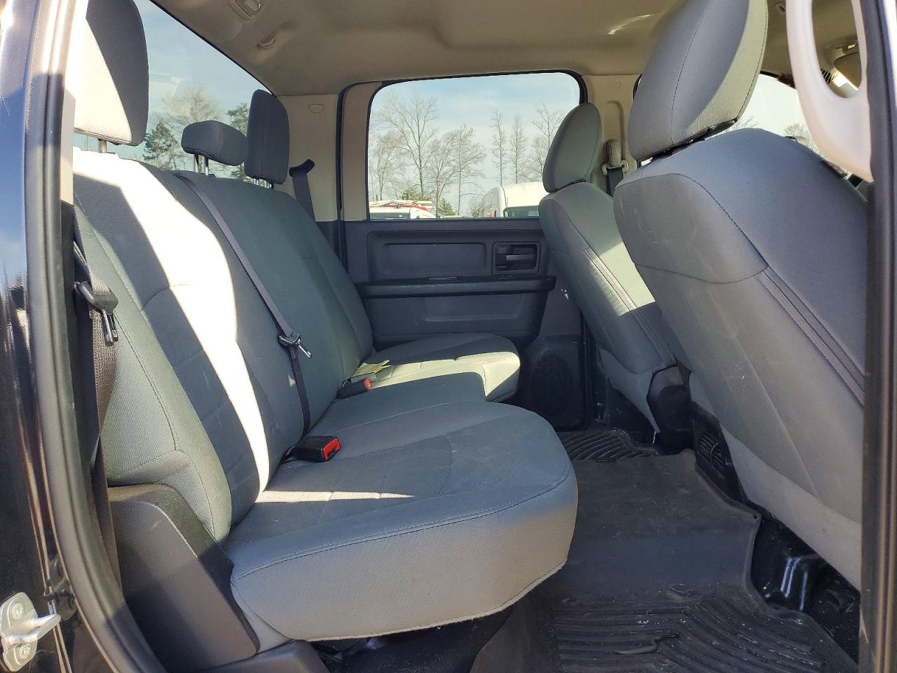 2018 RAM 2500 ST photo 19