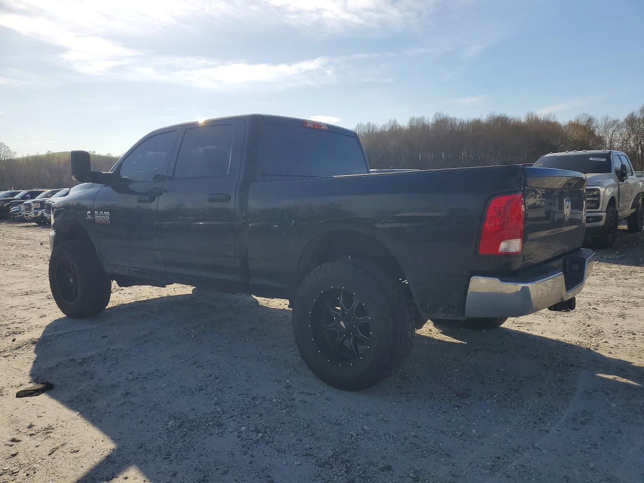 2018 RAM 2500 ST photo 3