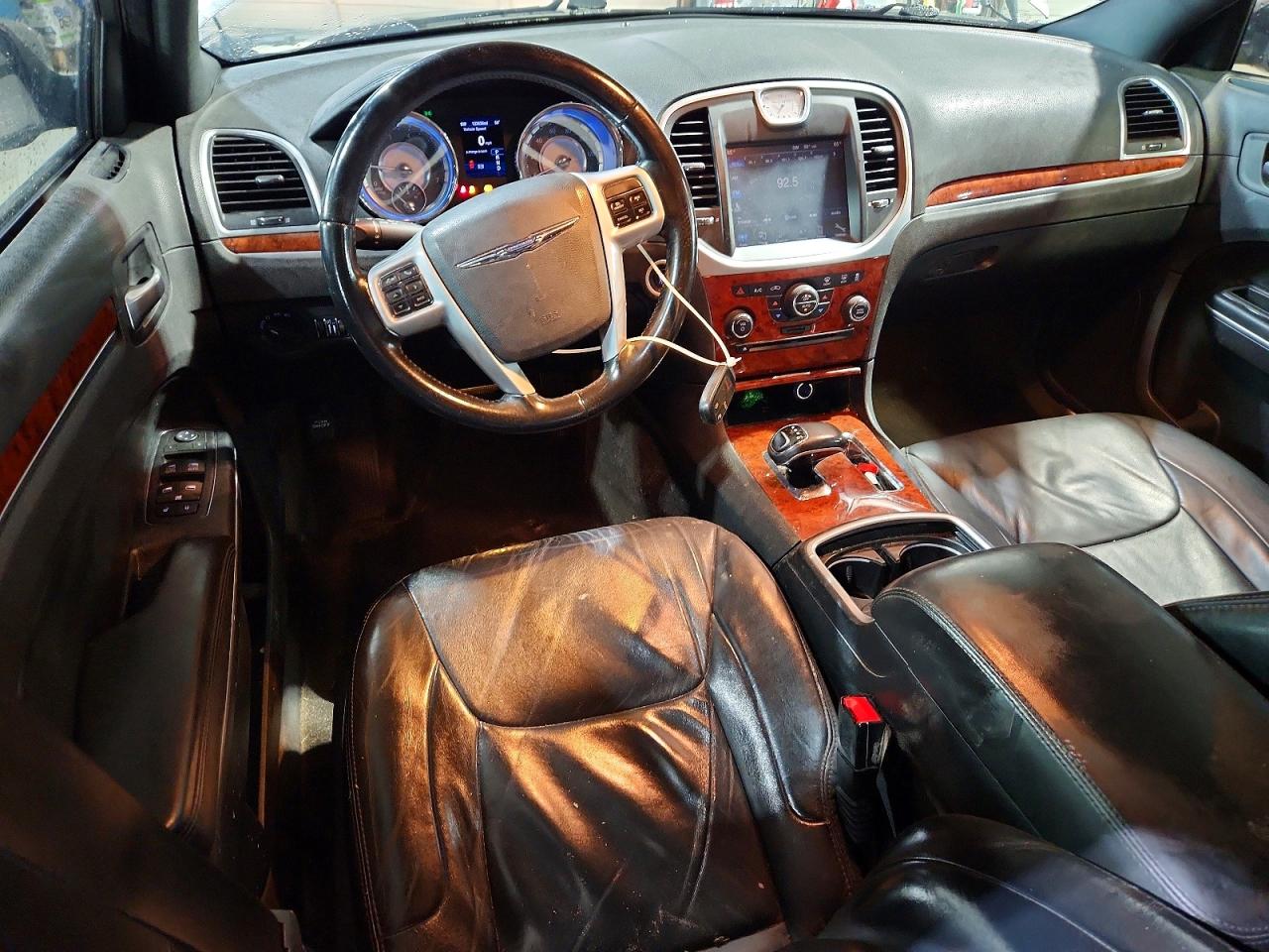 2014 CHRYSLER 300 photo 8
