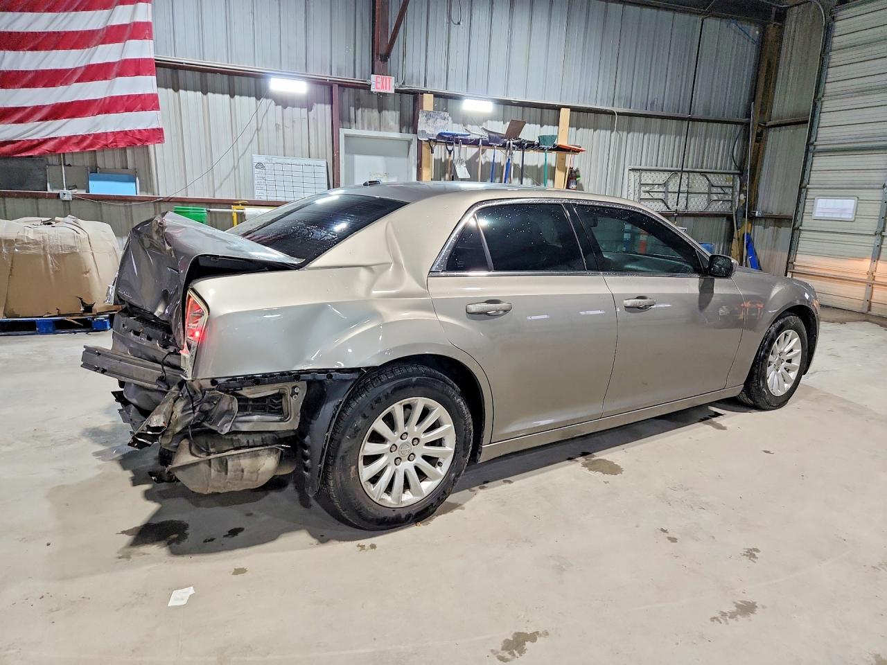 2014 CHRYSLER 300 photo 3