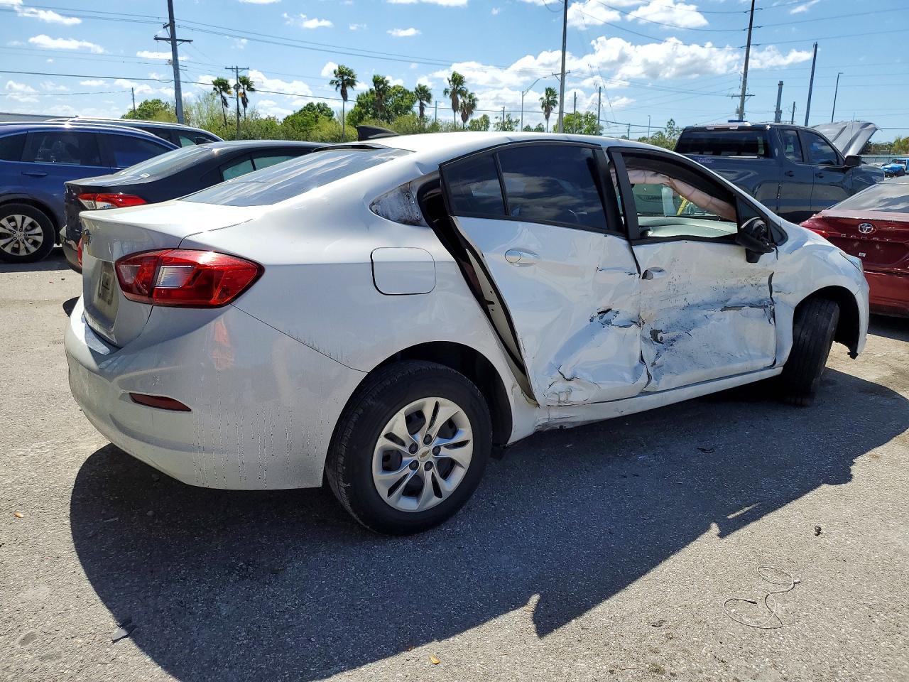 2019 CHEVROLET CRUZE LS photo 3