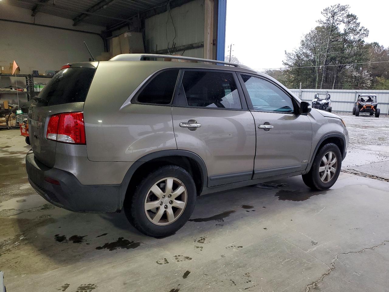 2011 KIA SORENTO LX photo 3
