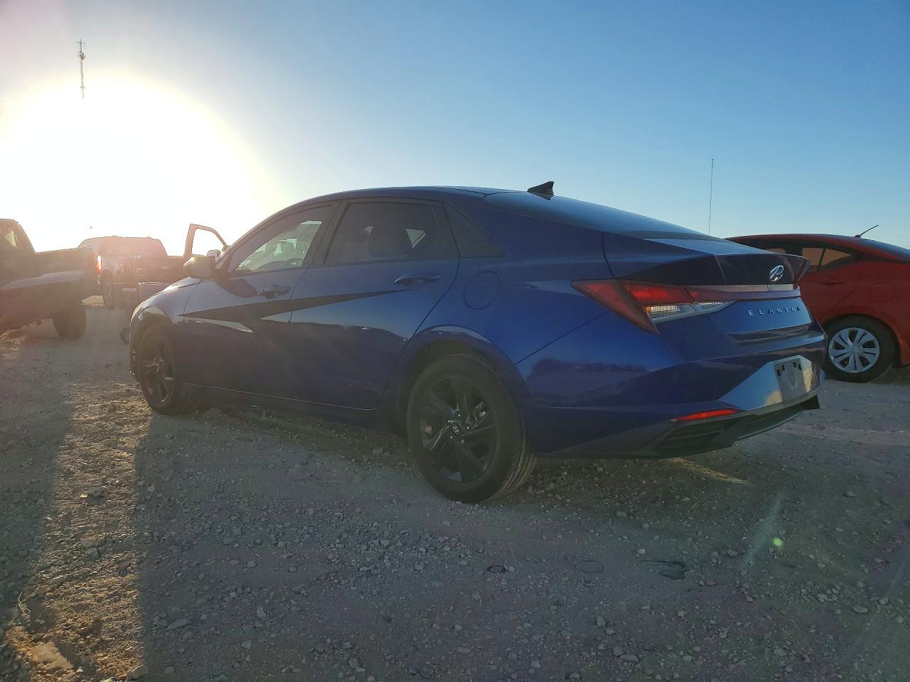 2022 HYUNDAI ELANTRA SEL photo 2