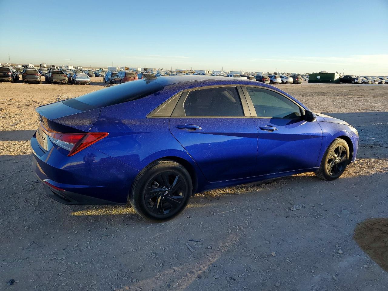 2022 HYUNDAI ELANTRA SEL photo 3
