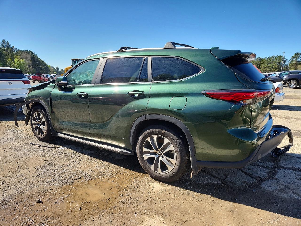 2023 TOYOTA HIGHLANDER XLE photo 4