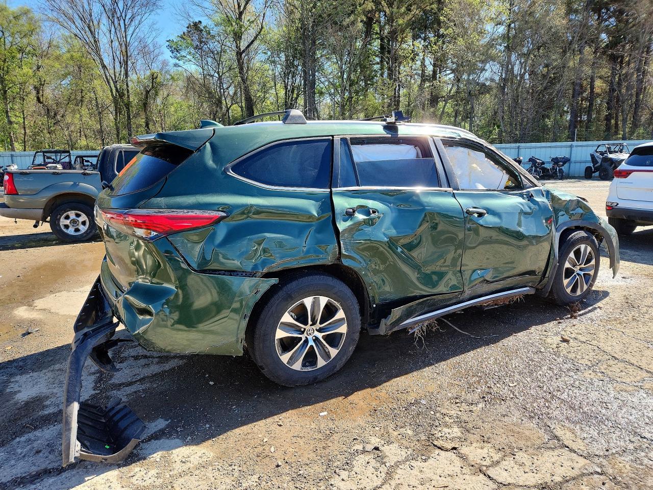 2023 TOYOTA HIGHLANDER XLE photo 7