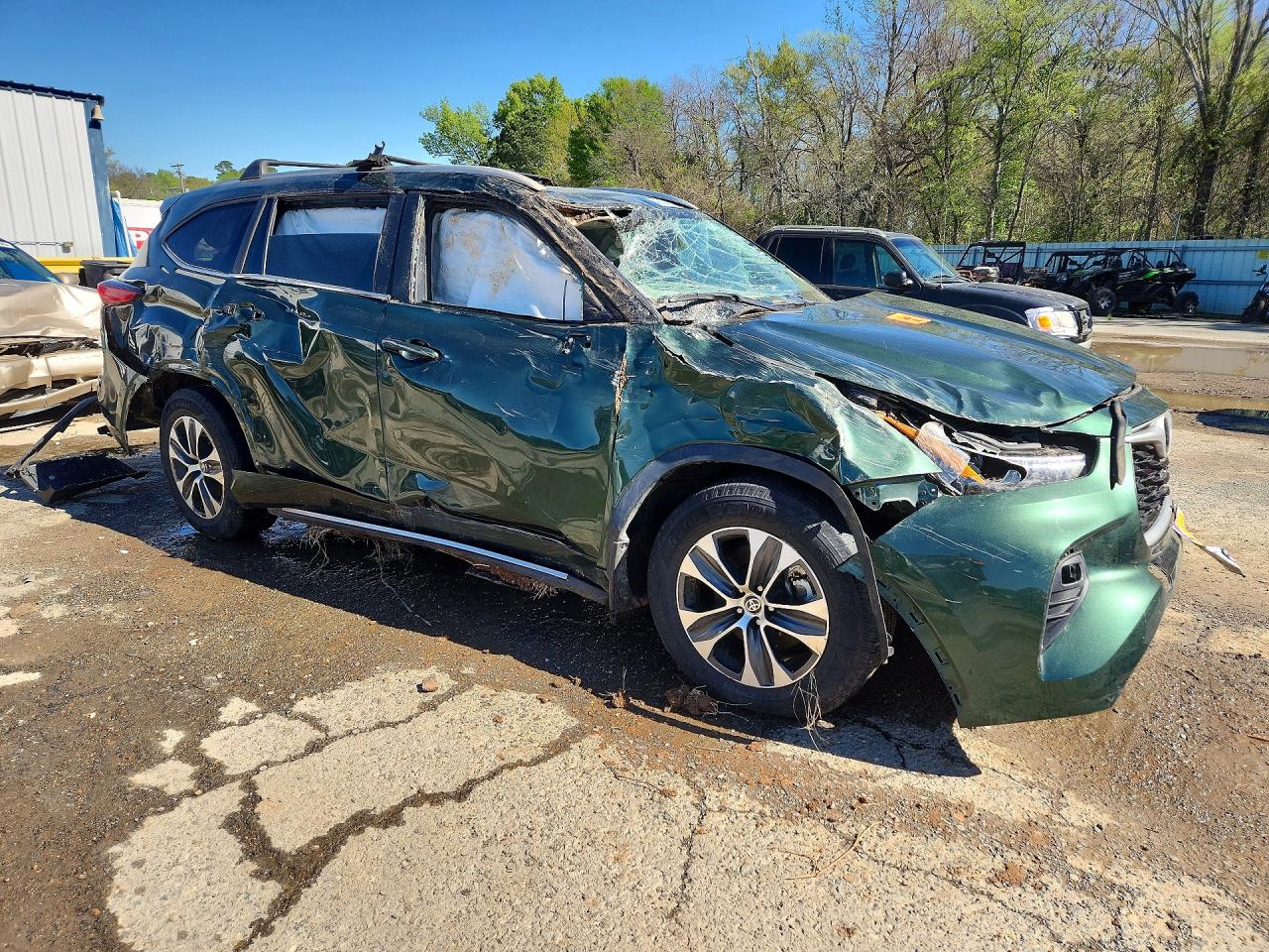 2023 TOYOTA HIGHLANDER XLE photo 10