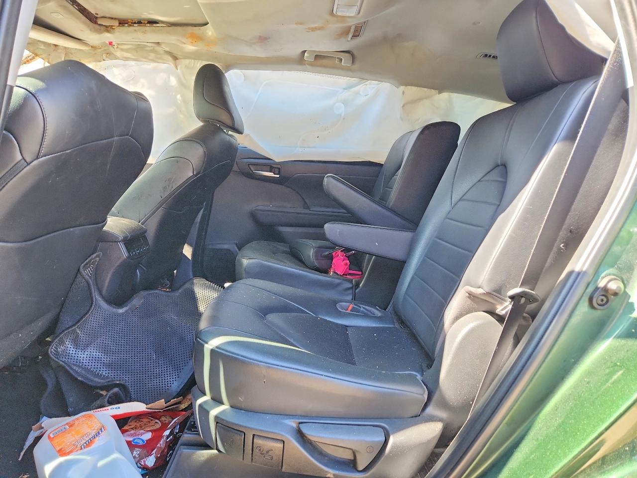 2023 TOYOTA HIGHLANDER XLE photo 31