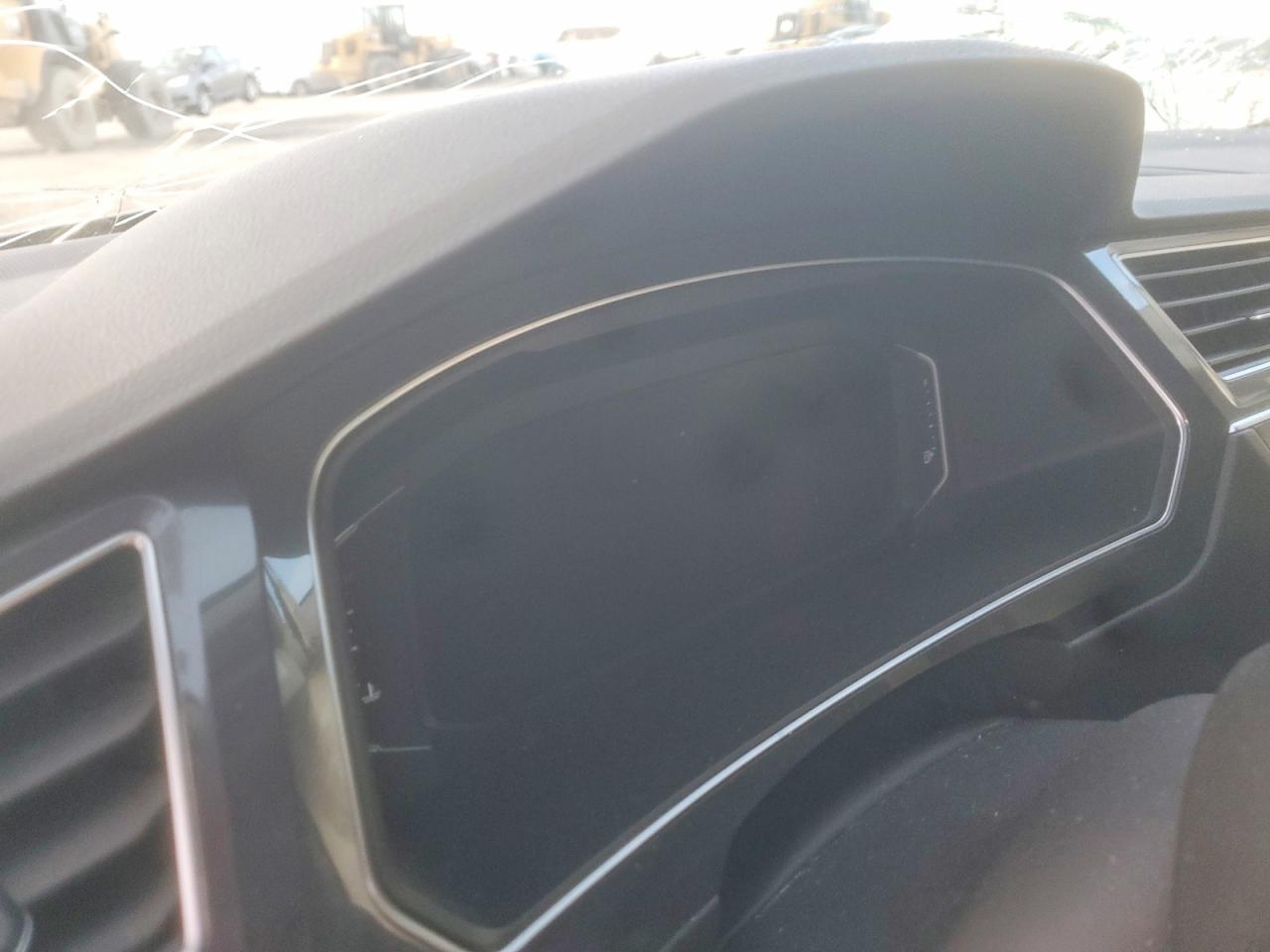 2020 VOLKSWAGEN TIGUAN SE photo 9