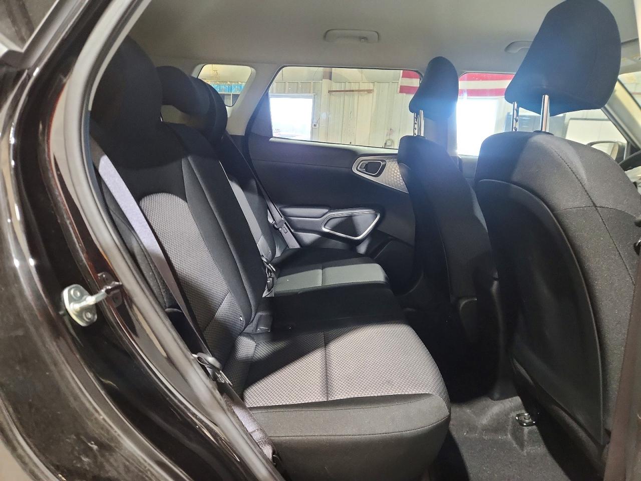 2025 KIA SOUL LX photo 21