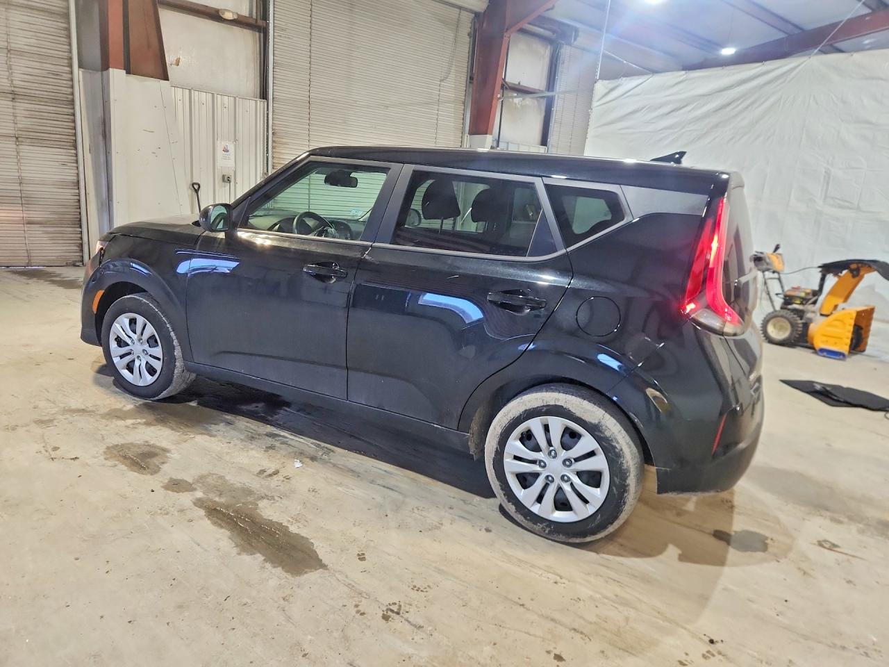 2025 KIA SOUL LX photo 3