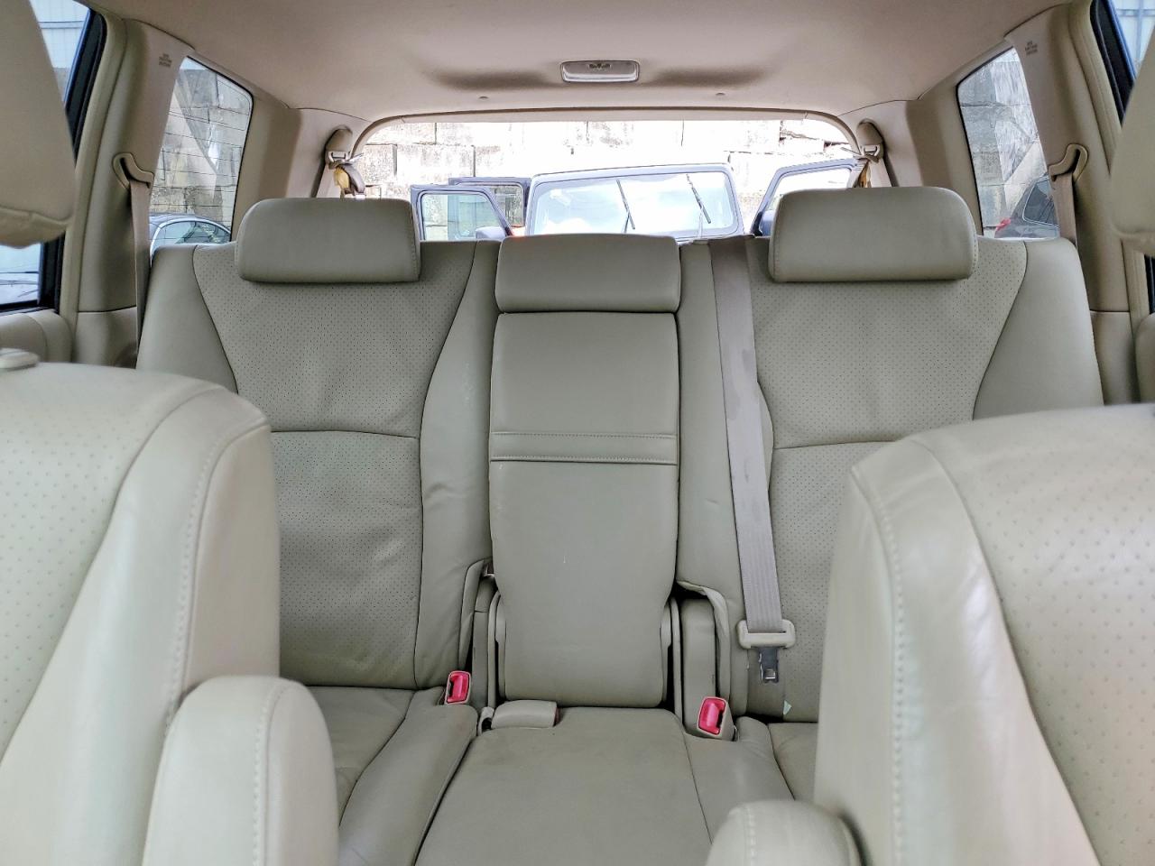 2004 TOYOTA HIGHLANDER LIMITED photo 10